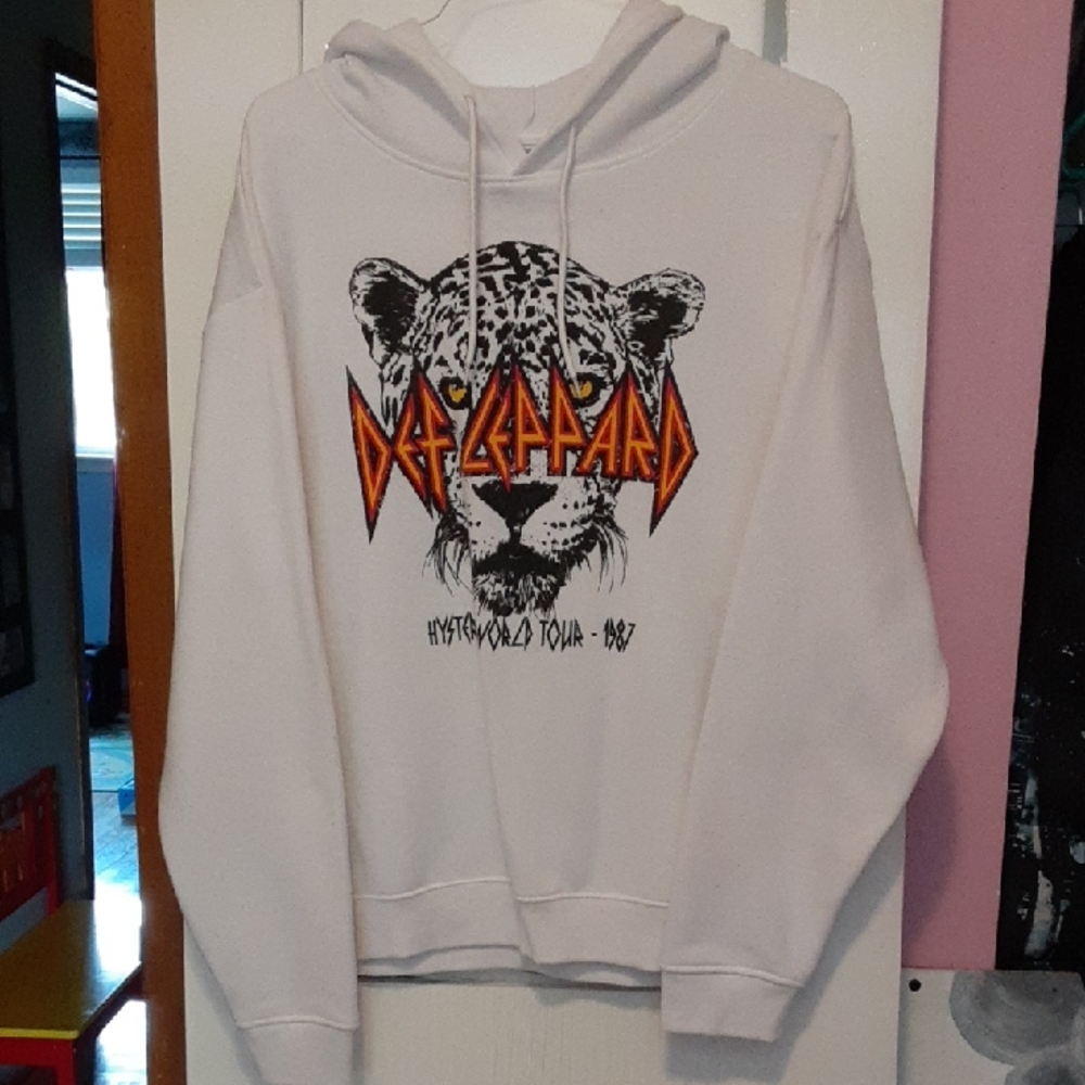 Def Leopard sweater